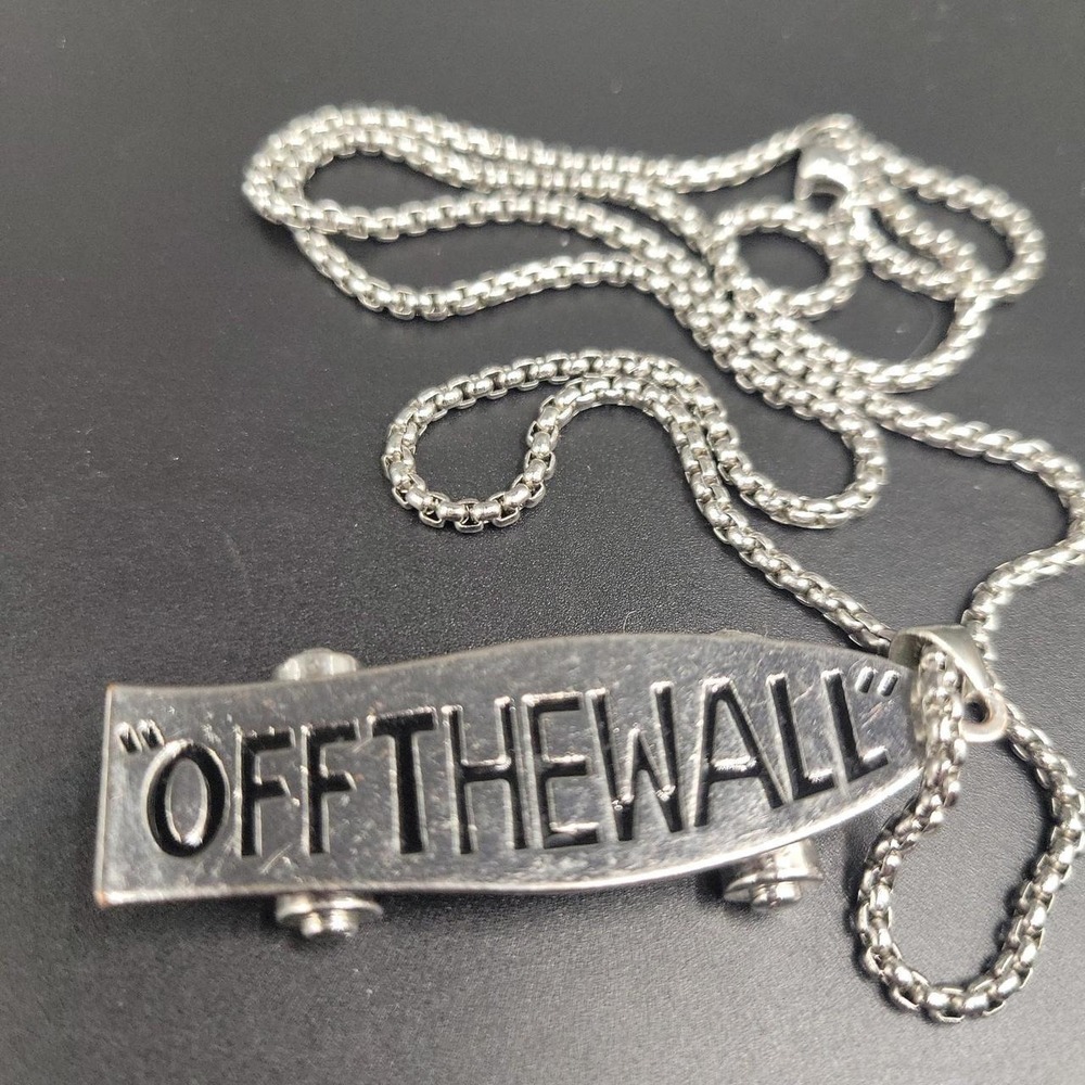Vans Off The Wall Skateboard Pendant Necklace Silver Tone 24" Skater Y2K